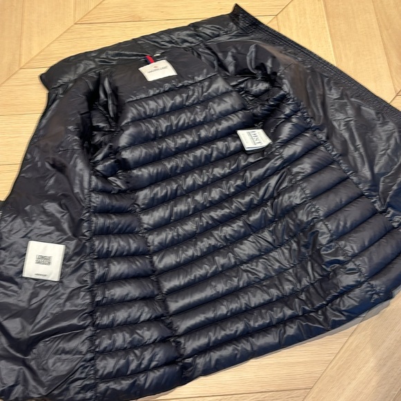 Moncler Menthe down Coat size small - Picture 11 of 13